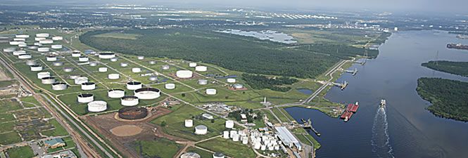 Explosión en refinería de Houston deja al menos 4 lesionados