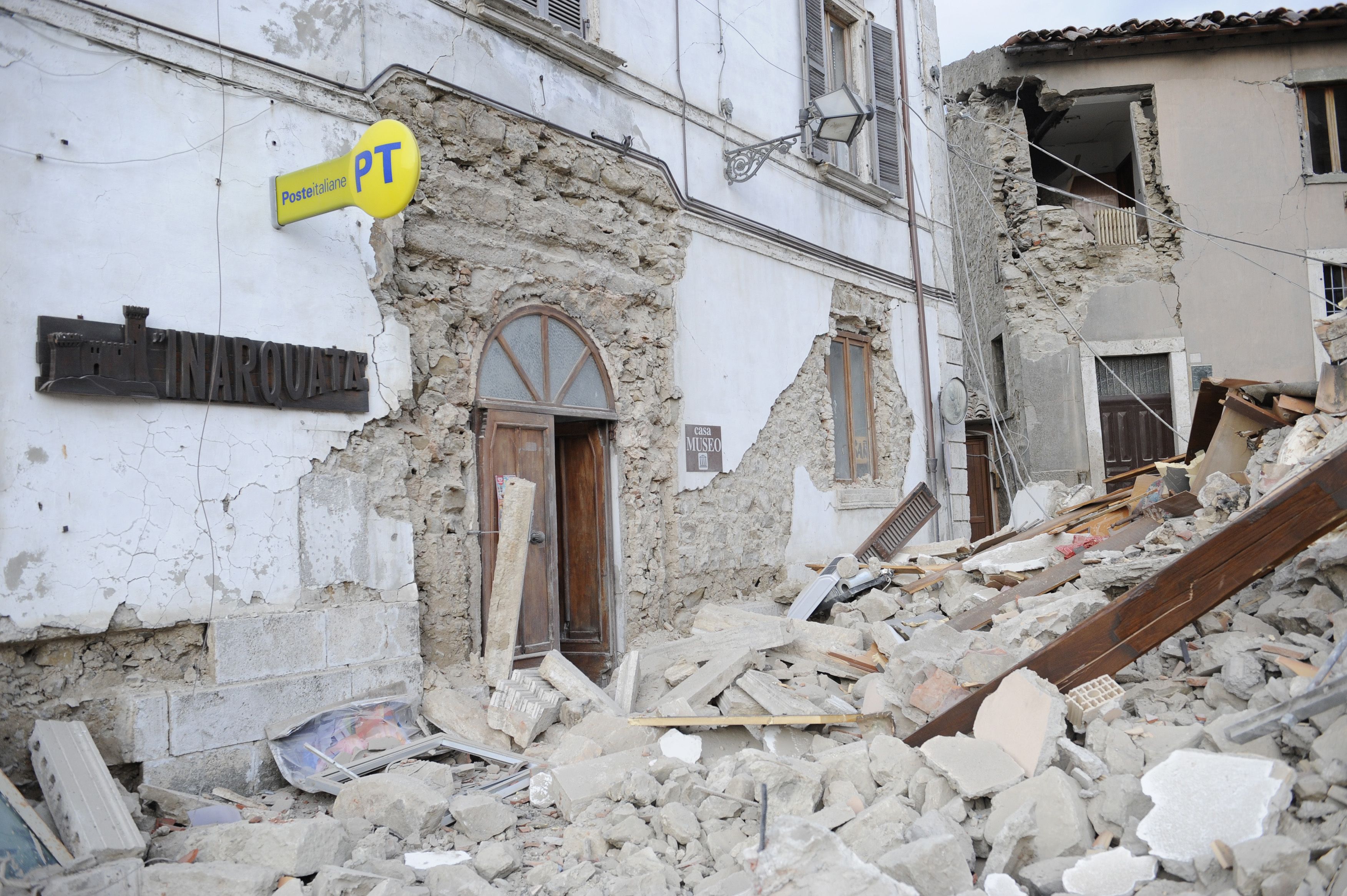 Sube a 250 número de muertos por terremoto en Italia - Terremoto-Italia-5