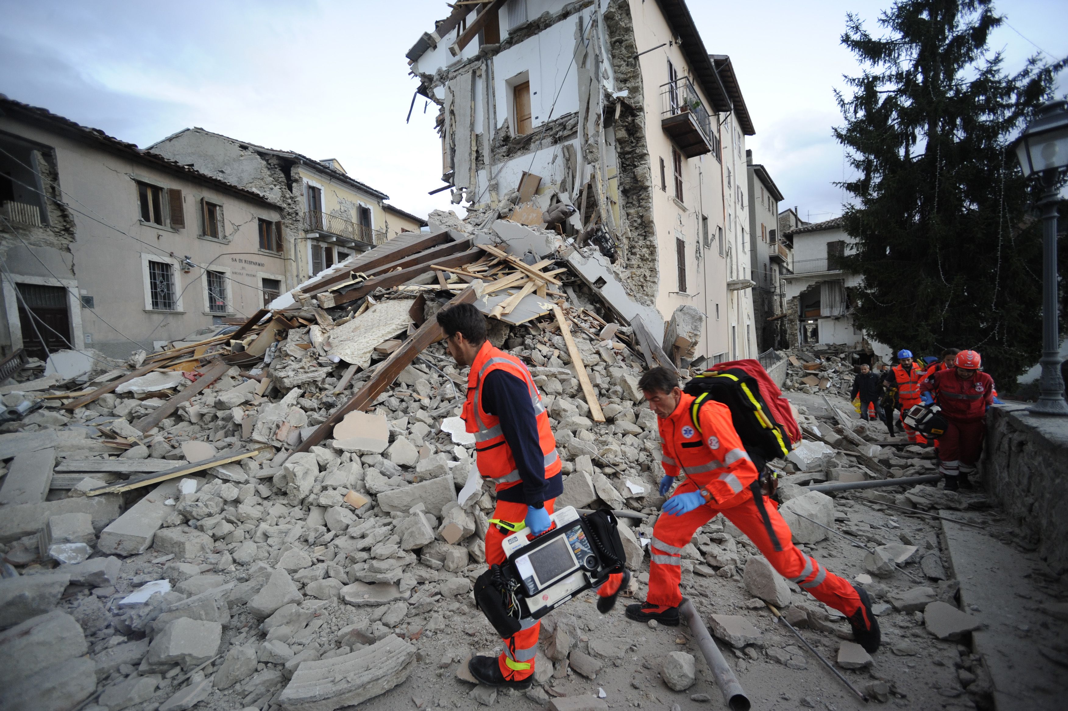 Sube a 250 número de muertos por terremoto en Italia - Terremoto-Italia