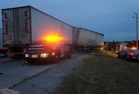 Camiones de doble remolque provocan mil muertes cada año - Trailer-doble-remolque-Imelda-Torres-Milenio