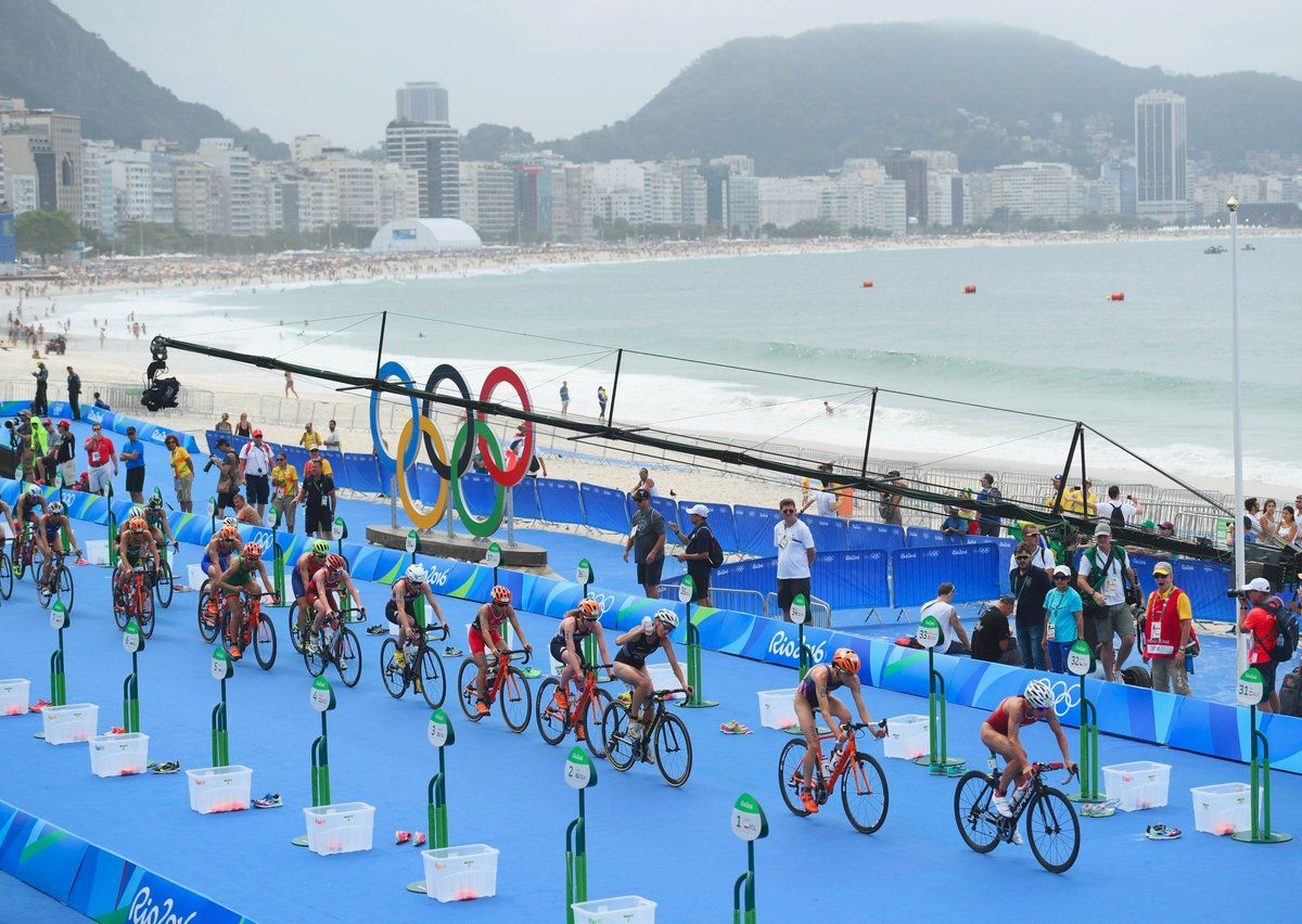 Ceci Pérez y Claudia Rivas, lejos del podio en triatlón