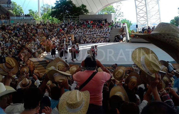 Culmina sin incidentes octava de la Guelaguetza en su edición matutina - WhatsApp-Image-2016-08-01-at-11.13