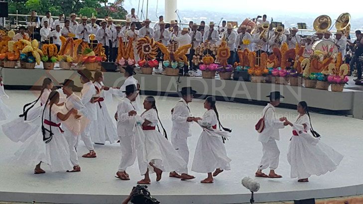 Culmina sin incidentes octava de la Guelaguetza en su edición matutina - WhatsApp-Image-2016-08-01-at-11.14