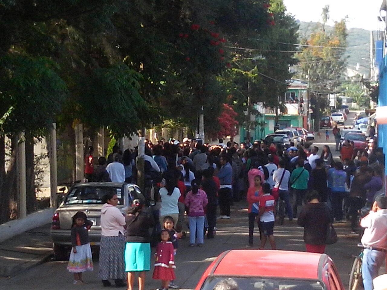 Padres de familia abren otra escuela en Oaxaca