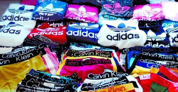 Decomisan 3.5 toneladas de ropa falsificada en Tepito