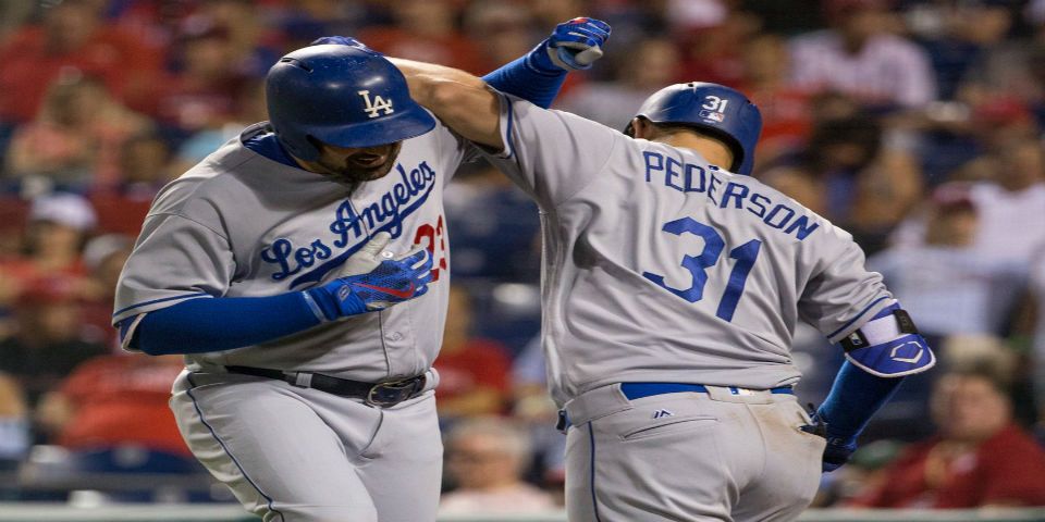 Dos cuadrangulares de Adrián González dan la victoria a los Dodgers