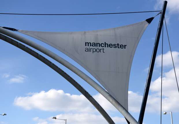 Evacuan avión del Manchester City por reporte de humo - aeropuerto-manchester