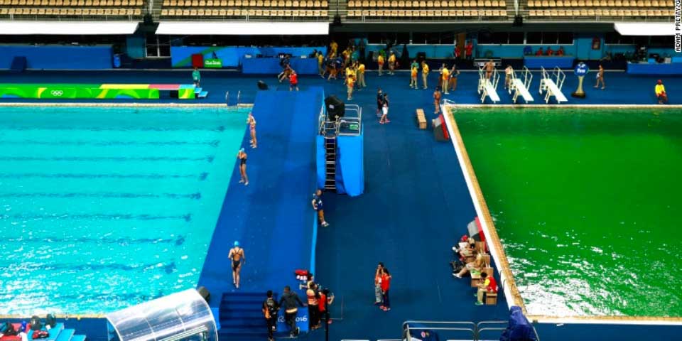 Color verde de la alberca de clavados fue por ‘falta de algunos químicos’