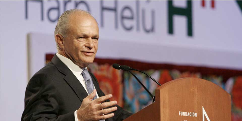 Alfredo Harp llama a la cordura en Oaxaca