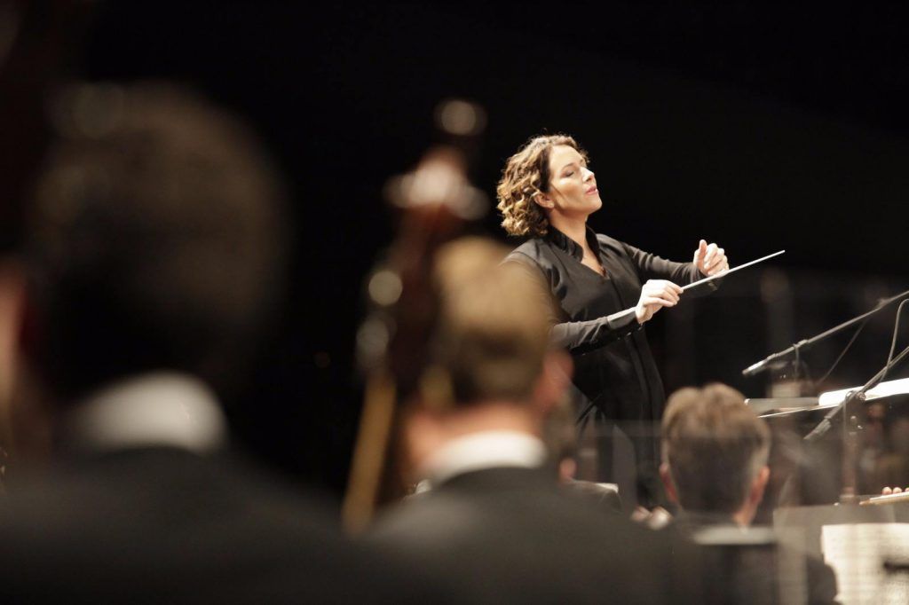 Alondra de la Parra dirigirá a la Sinfónica del Estado de México - alondra-de-la-parra-1024x682