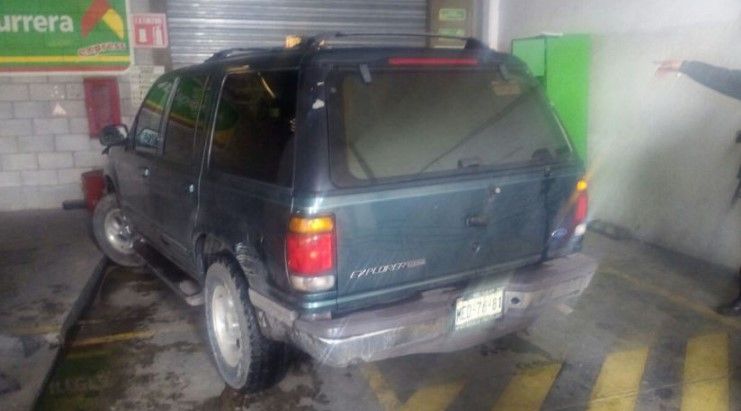 Balacera en Aurrerá deja un muerto y un herido - asalto-aurrera-chalco-reporterosenmov3