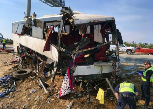 Choque en California de autobús que salió desde México deja 5 muertos Choque en California de autobús que salió desde México deja 5 muertos