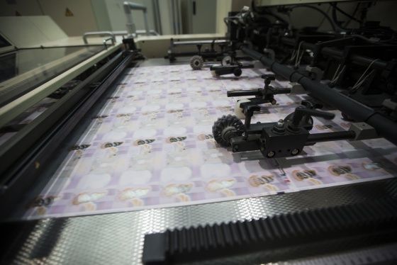 ¿Cómo se elige el diseño y el material de los billetes? - billetes-06