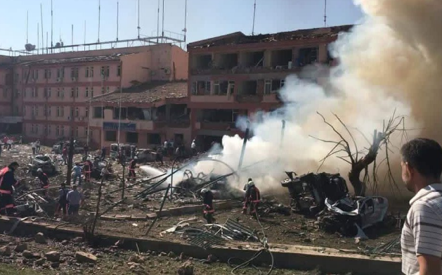 Explotan dos coches bomba en Turquía. Al menos 7 muertos y 224 heridos - bomba-turquia