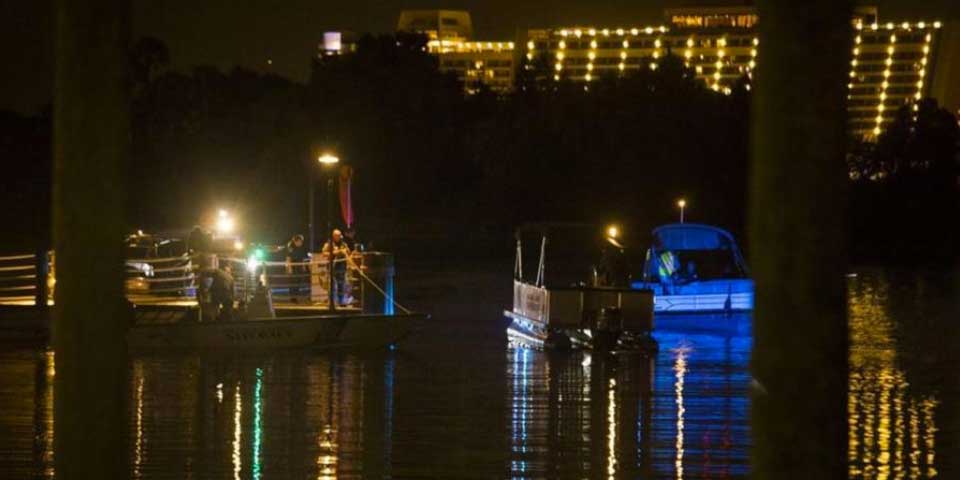 Padre intentó abrir hocico de caimán que mató a su hijo en Orlando Padre intentó abrir hocico de caimán que mató a su hijo en Orlando