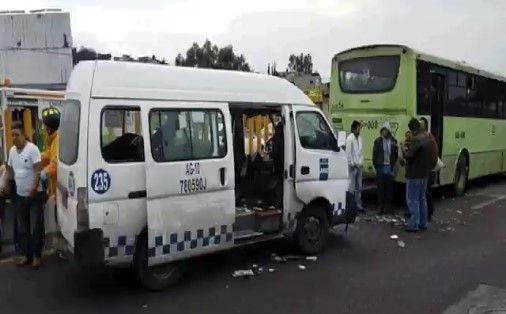 Carambola de 12 vehículos en la México-Puebla - carambola-6