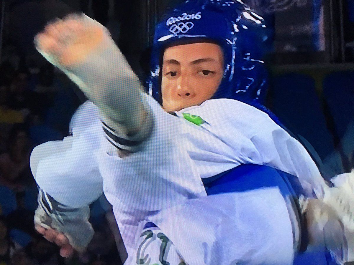 Avanzan mexicanos en primera ronda de Taekwondo - carlos-navarro