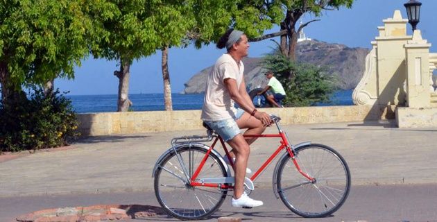 Le roban la bicicleta a Carlos Vives - carlos_vives_bicicleta