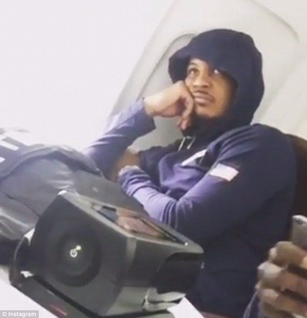 Video: el Dream Team canta 'A Thousand Miles' en el avión - carmelo-anthony-2