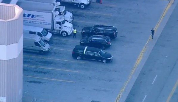 Trasladan restos de Juan Gabriel al Aeropuerto de Los Ángeles