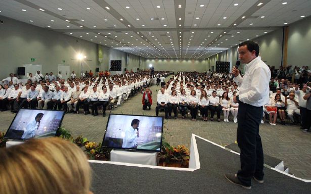 Suman 6 millones de estudiantes afiliados al IMSS - carrusel2IMG-20160818-WA0033