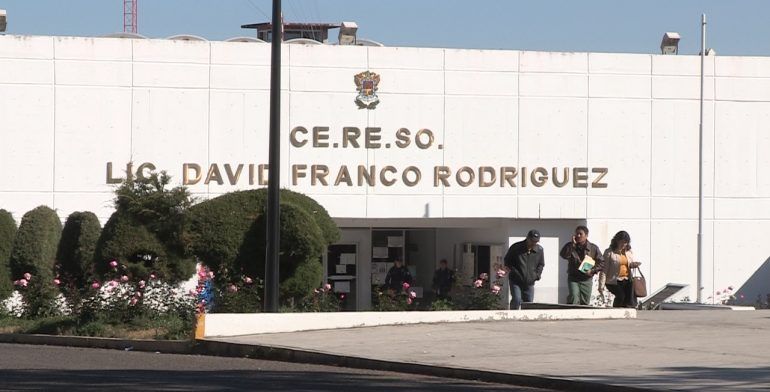 Liberan a 28 de los 39 normalistas detenidos en Michoacán - cereso-mil_cumbres_2-770x392