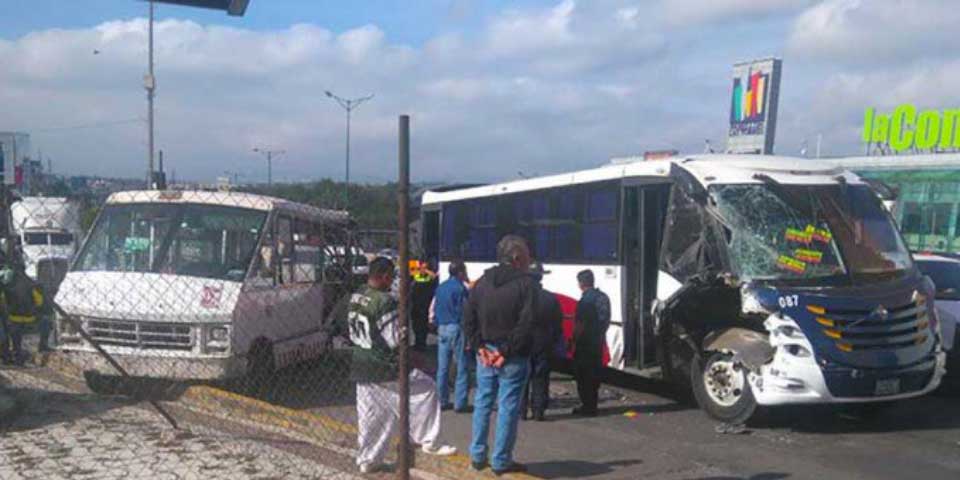 Choque en Periférico Norte deja 14 heridos