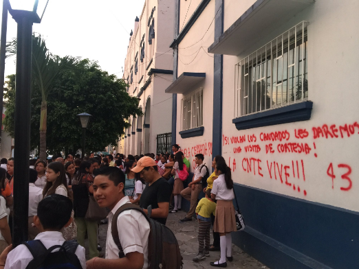 CNTE pinta amenazas en secundaria de Tuxtla Gutiérrez - cnte