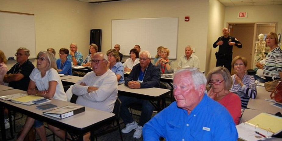 Policía mata a una mujer en Florida durante un ejercicio de entrenamiento - curso-policia