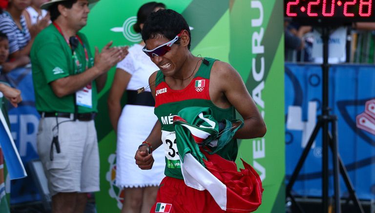 Mexicanos terminan lejos del podio de maratón