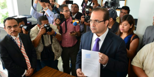 Denuncia Javier Duarte a Miguel Ángel Yunes por enriquecimiento ilícito