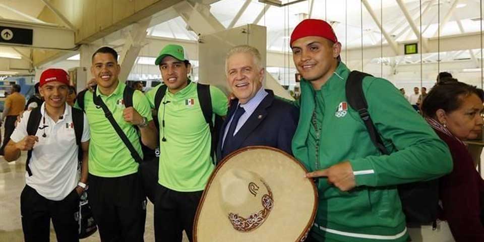 COM pidió a deportistas mexicanos desconectar sus redes sociales