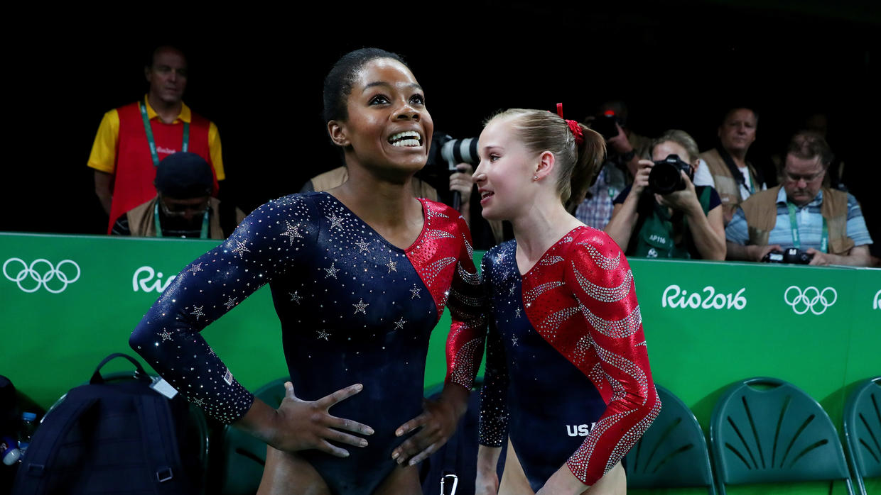 Gimnastas estadounidenses usan uniformes de 12 mil dólares - descarga-17
