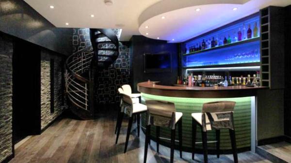 Zlatan pagará renta de 412 mil pesos mensuales en Inglaterra - descarga-3