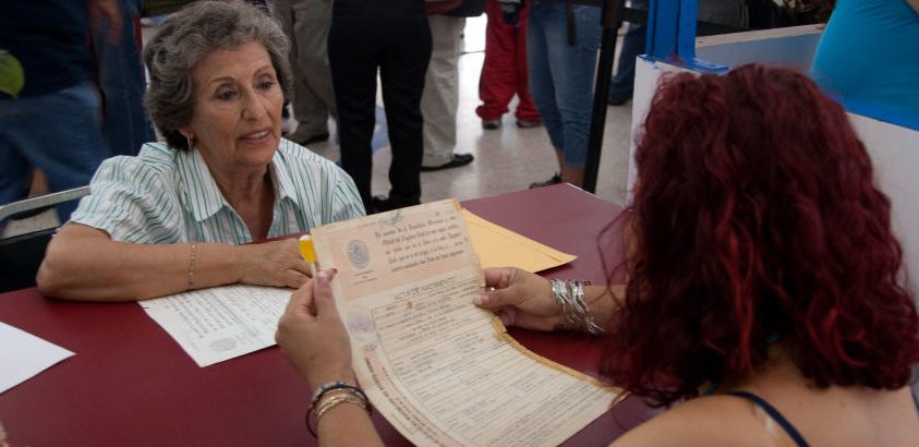 Mexicanos podrán tramitar pasaportes en consulados