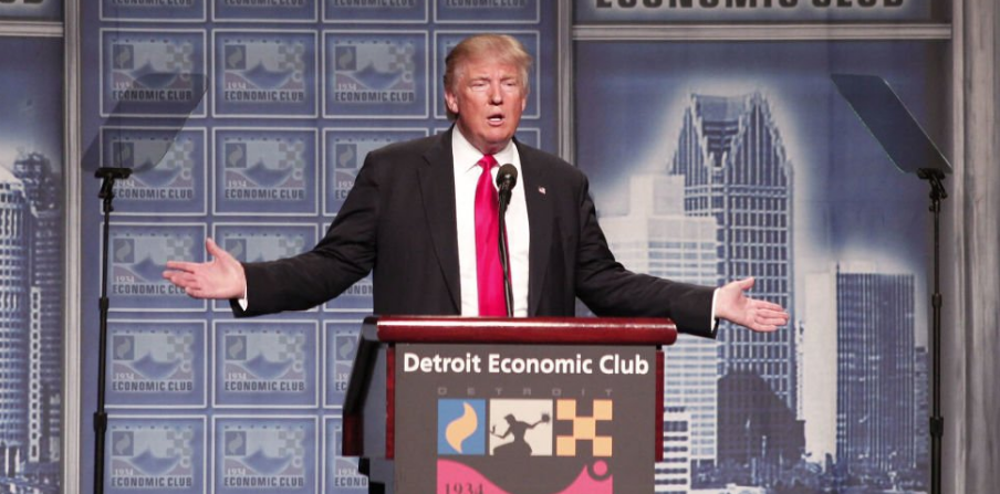 Increpan a Donald Trump en Detroit