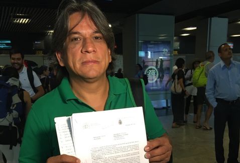 Comienzan a retornar mexicanos varados en Madrid - eduardo-oliver