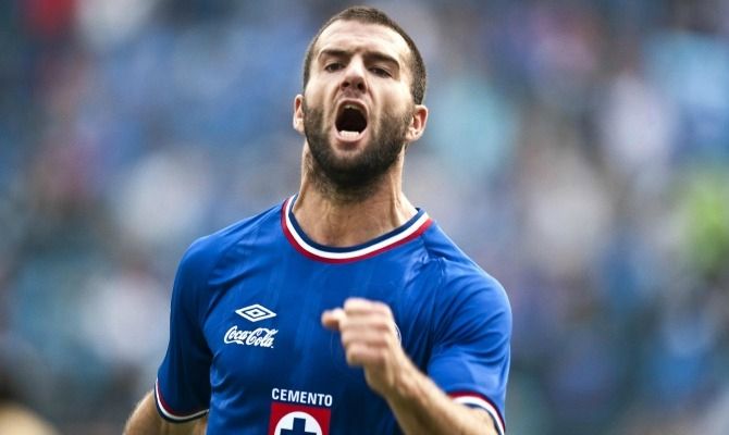 'Tito' Villa acusa a Guillermo Álvarez de su salida de Cruz Azul - emanuel-villa-cruz-azul-1