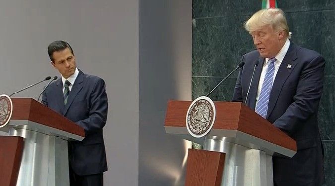 Trump en Los Pinos: "Construiremos el muro" - epn-16