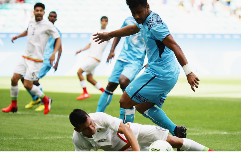 México corrige el rumbo en el segundo tiempo - fiji3