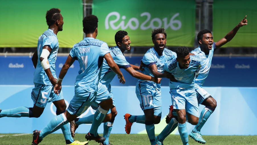 México corrige el rumbo en el segundo tiempo - fiji4