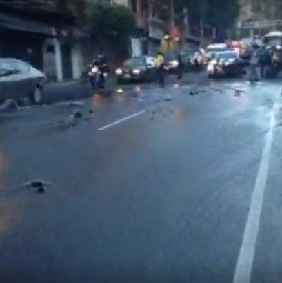 Fuga de agua complica tránsito en Constituyentes - fuga-de-agua-constituyentes-GerryOx5