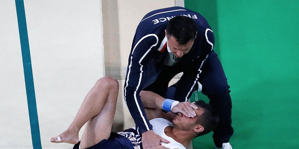 Video: gimnasta sufre escalofriante fractura en Río 2016