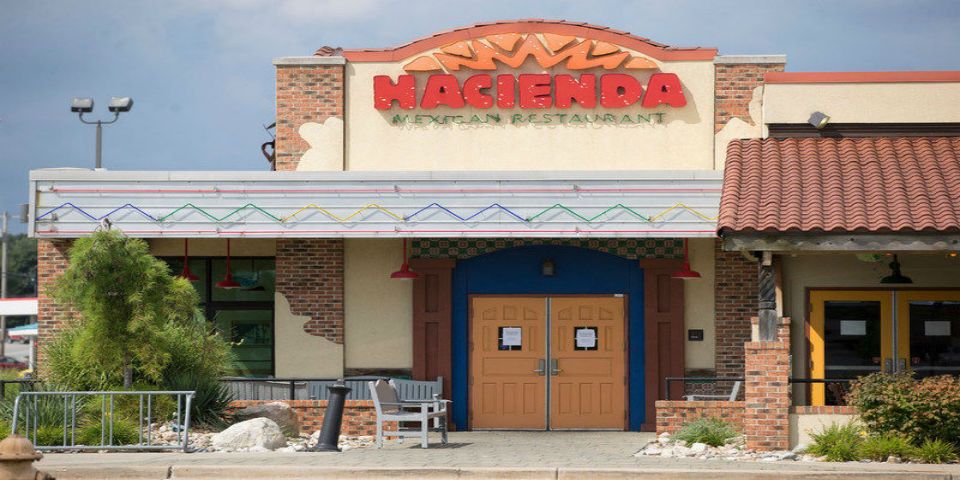 Restaurante de comida mexicana retira publicidad relacionada con muro fronterizo