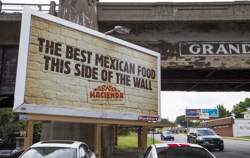 Restaurante de comida mexicana retira publicidad relacionada con muro fronterizo - hacienda