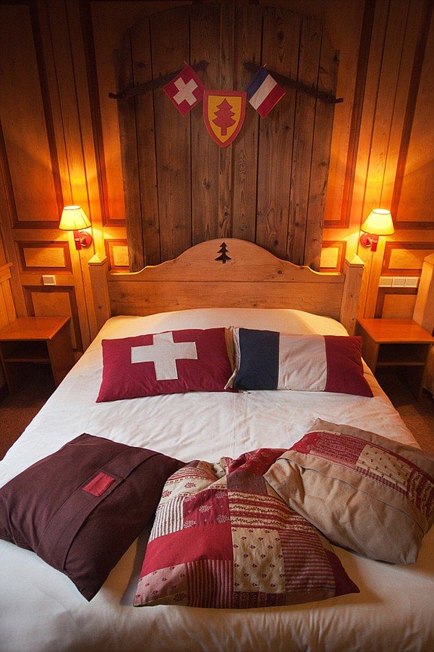 En el Hotel Arbez, puedes dormir en Francia y Suiza al mismo tiempo - hotel-frontera-5