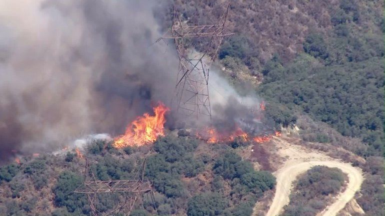Continúan incendios forestales en California - inc-4