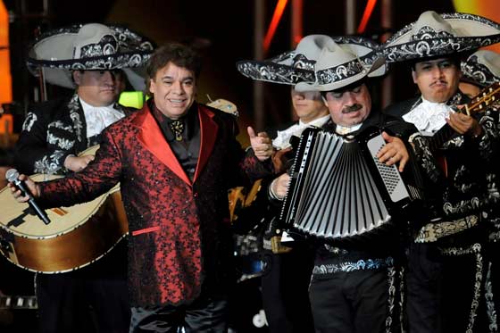 Mariachis despiden a Juan Gabriel en Garibaldi