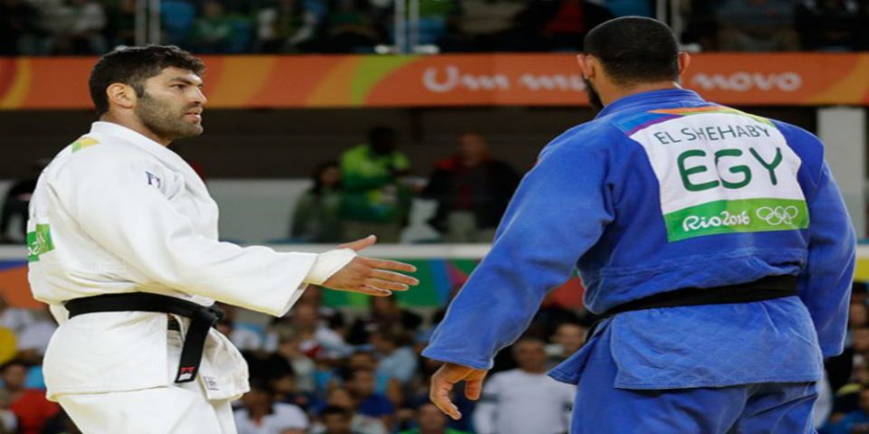 Video: judoca egipcio niega el saludo a rival israelí