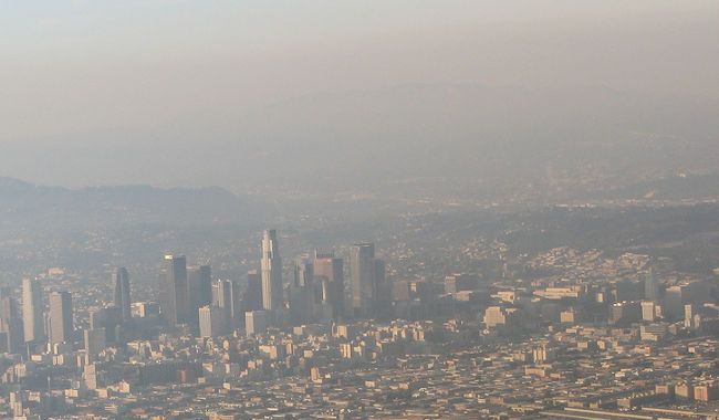 Más de mil 300 personas mueren cada año por contaminación en Los Ángeles